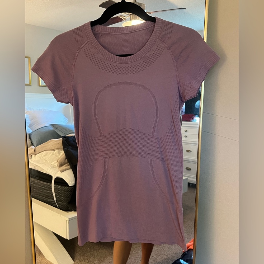 Lululemon Swiftly Tech Short Sleeve Hip Length